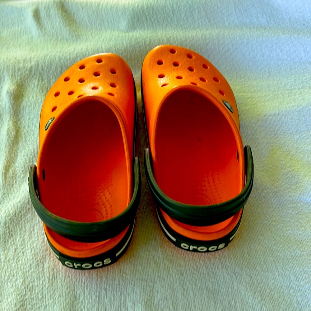 Size 8 Crocs